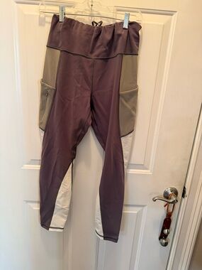 Athleta Women's Colorblock Pocket Leggings - Mauve & Taupe size Large